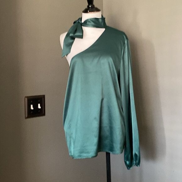 NWT NSR Emerald Green Jazzy One Shoulder Blouse - Picture 2 of 14